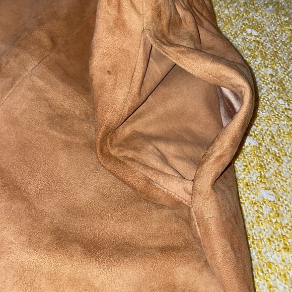 Even Picone Suede Skirt - Picture 5 of 10